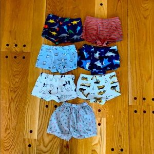 Set of 6 briefs & 1 pair of boxers Like-new 12-18m